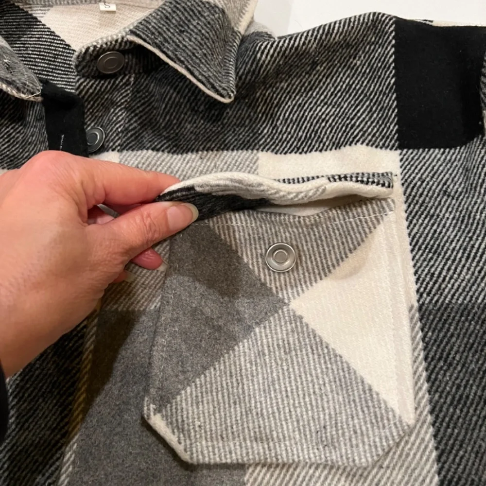 Coat -Oversize plaid button coat, Size Small, Excellent Condition - Picture 6 of 14